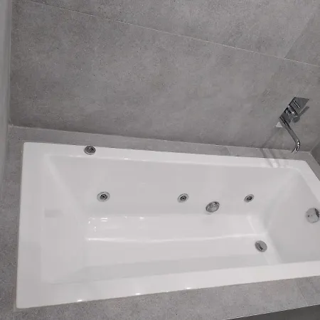 Navarino Jacuzzi Studio
