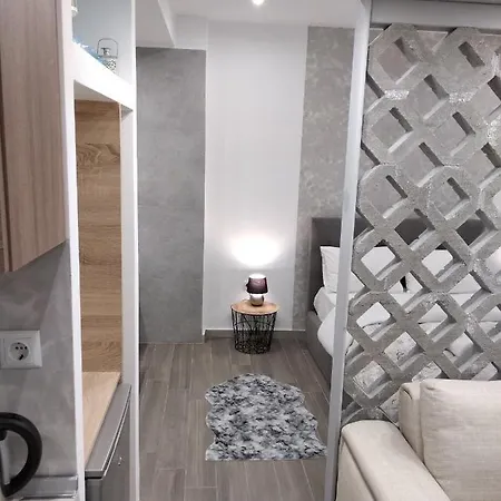 Appartement Navarino Jacuzzi Studio *